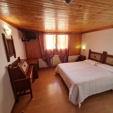 Hostel Il Pirata Cavareno Eksteriør billede