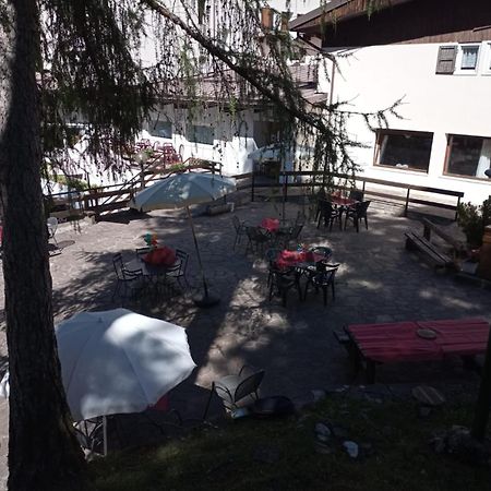 Hostel Il Pirata Cavareno Eksteriør billede