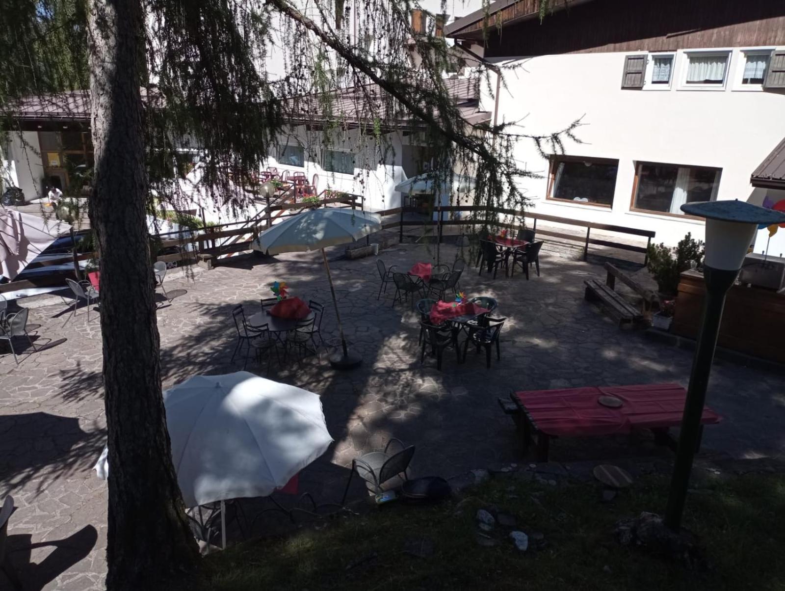 Hostel Il Pirata Cavareno Eksteriør billede